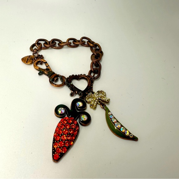 Rare Betsey Johnson! Vintage Crystal Vegetable Charm Bracelet - Picture 2 of 11